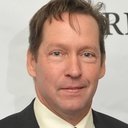 D. B. Sweeney als Burchess
