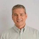 Dennis Roldan als 