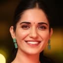Ruhani Sharma als Nithya