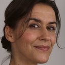 Lisa Lach Nielsen als Betina