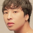Yoon Jung-hoon als Kim Ro-ma