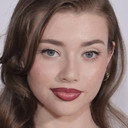 Sydney Taylor als Amelia Taylor