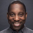 Nigel Downer als Theo