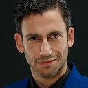 Adam Tsekhman als Armen