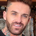 Aaron Chalmers als Self