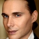 Guy Perry als Male Sales Clerk