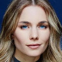 Valentina Novakovic als Receptionist