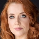 Johannah Newmarch als Molly Sullivan
