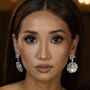 Brenda Song als London Tipton