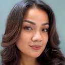 Nirina Zubir als Maemunah