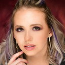 Nicole Alyse Nelson als Vagianna Talbot