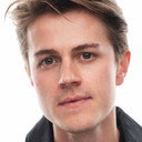 Philip Themio Stoddard als Miles