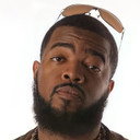 Garry James als Percy