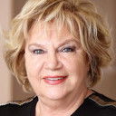 Nevra Serezli als Her Friend