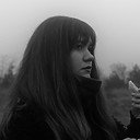 Mina Paunović als Anja