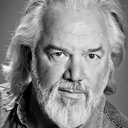 John Tomlinson als Ghost/Gravedigger