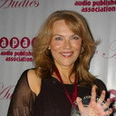 Lorelei King als Loren Peterson