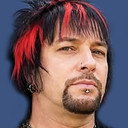 Eric Brittingham als Self - Bass