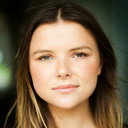 Phoebe Roberts als Morgan