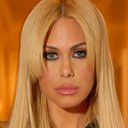 Shauna Sand als Mrs. Jones