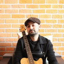 Aram Vardani als as himself