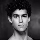Francisco Serrano als Soldier / Dancer (Flight Pattern)