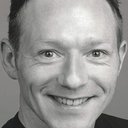Paul Kasey als Admiral Raddus