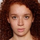 Erin Kellyman als Winifred