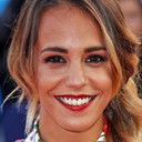 Alice Belaïdi als Kenza Alaoui