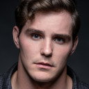 Wyatt Dorion als Blake