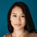 Ericka Leobrera als Blue Hoodie