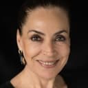 Özlem Akınözü als Gulizar
