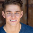 Nico Greetham als Derrick