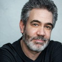 Kevin Del Aguila als Fred Rosewater