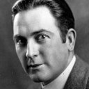 Orville Caldwell als Julius - Mayor's Henchman