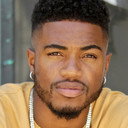 Steven Eleazer als King