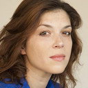 Alexandra Karamisaris als Narratrice (voice)