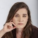 Kira Hagi als Alice Cantacuzino