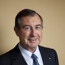 Martin Bouygues als Self