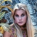 Alena Johnston als Antiope