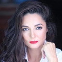 Arta Muçaj als Doresa