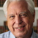 John Simpson als Self – Presenter