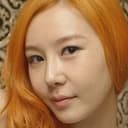 Hong Hae-sol als Yoo-jin