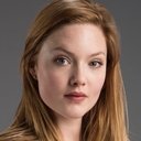 Holliday Grainger als Anastasia Tremaine