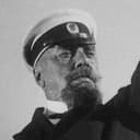 Vladimir Barsky als Commander Golikov
