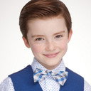 Tristan Wilder Hallett als Young August