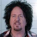 Steve Lukather als Self - Guitar