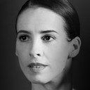 Muriel Zusperreguy als Sujata