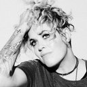 Amy Wadge als Self