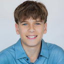 Liam Wallace als Young Tom